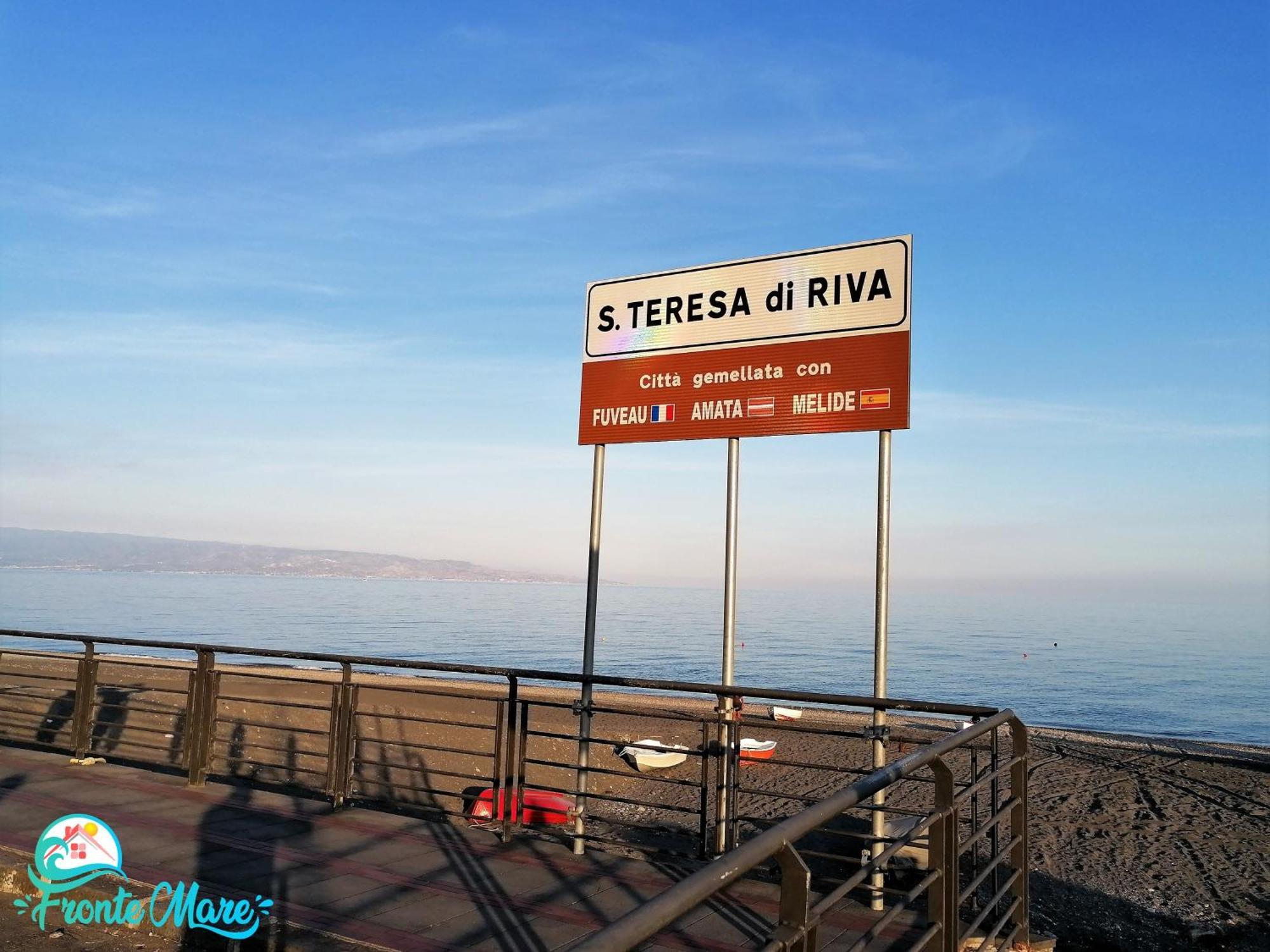 Casa Fronte Mare Vila Santa Teresa Di Riva Exterior foto