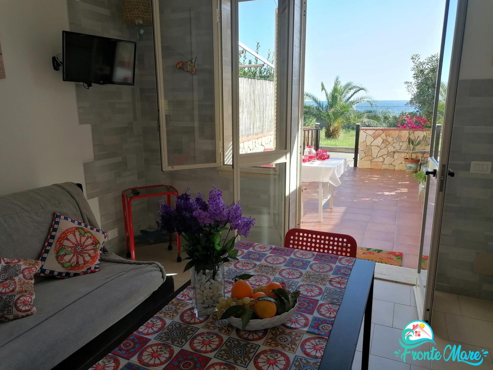 Casa Fronte Mare Vila Santa Teresa Di Riva Exterior foto