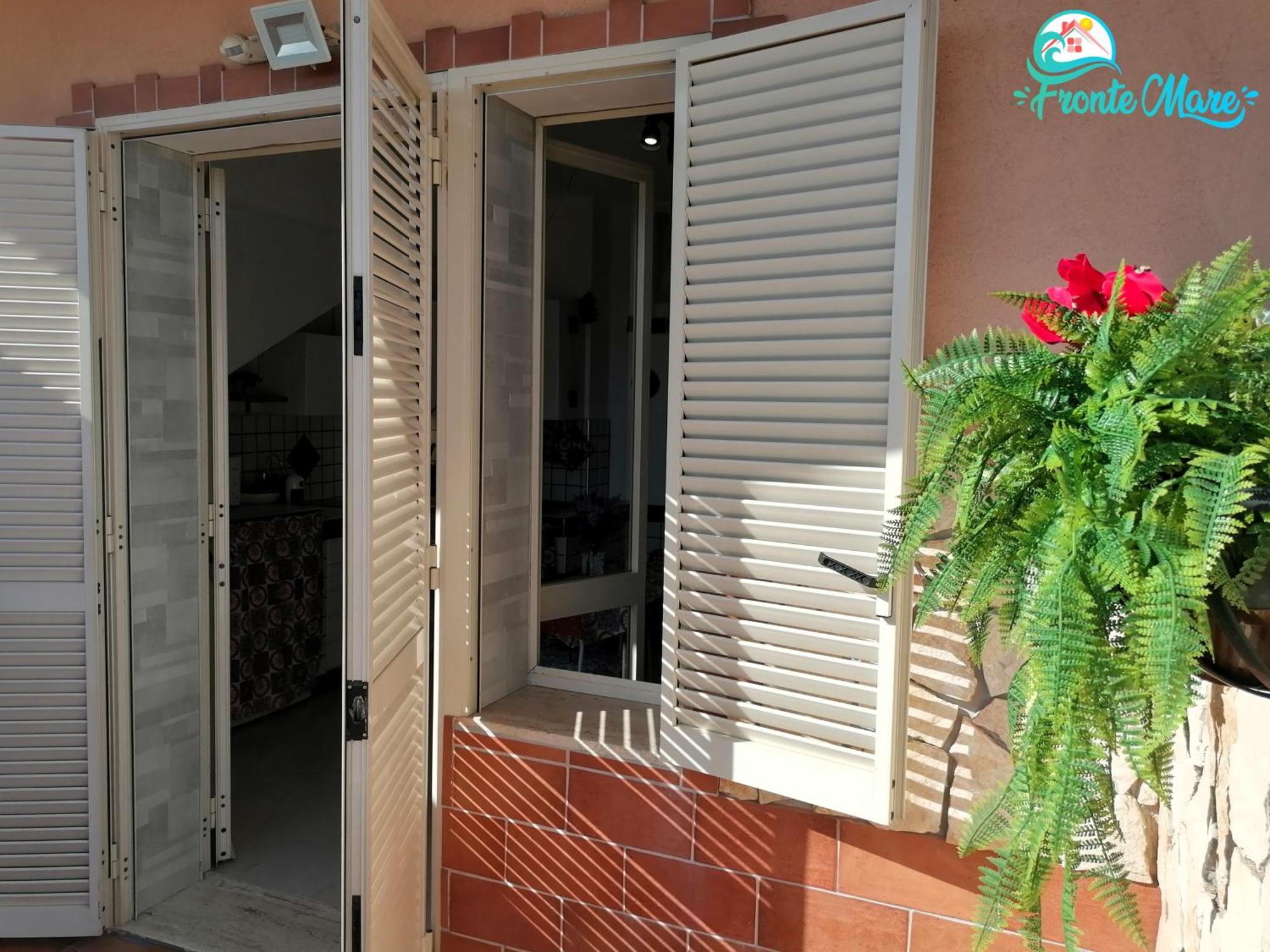 Casa Fronte Mare Vila Santa Teresa Di Riva Exterior foto
