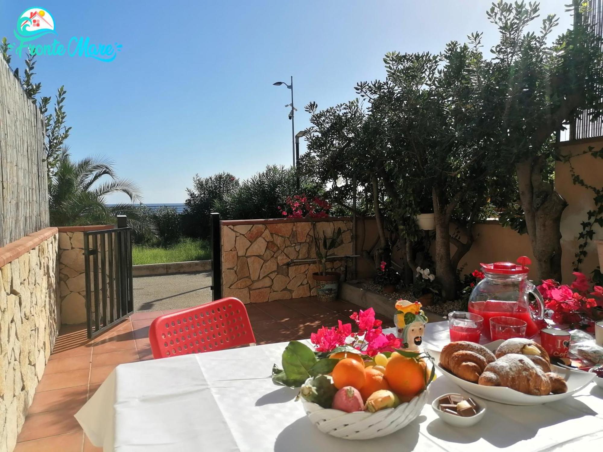 Casa Fronte Mare Vila Santa Teresa Di Riva Exterior foto